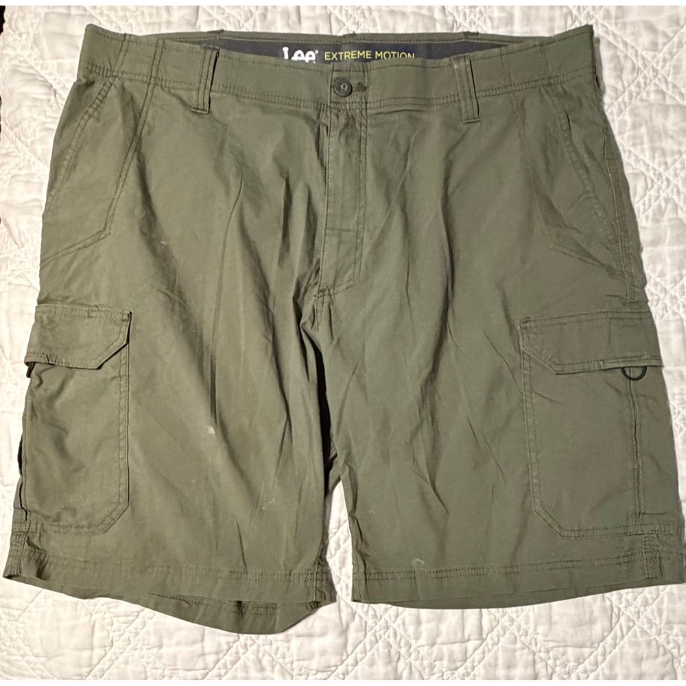 Lee Extreme Motion Cargo Shorts Mens 42 Green Stretch Utility Pockets